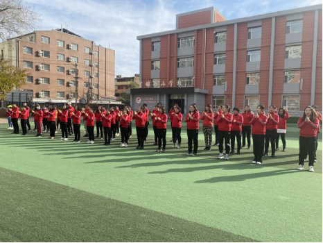 齊頭并進促執(zhí)行凝心聚力共拼搏——解放教育集團富錦小學半日團隊拓展活動